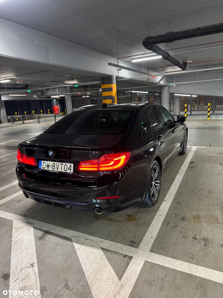 BMW Seria 5 520d Sport Line - 2