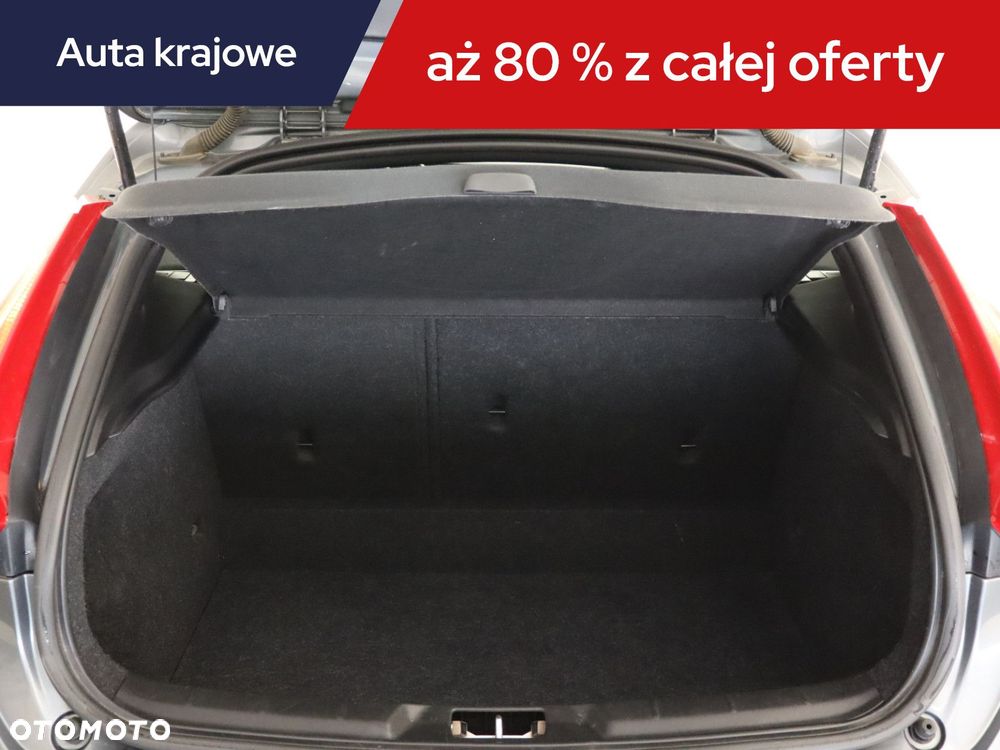 Volvo V40 - 16