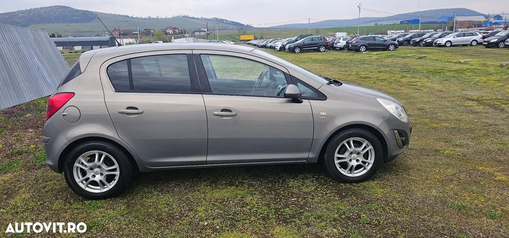 Opel Corsa 1.2 Essentia - 4