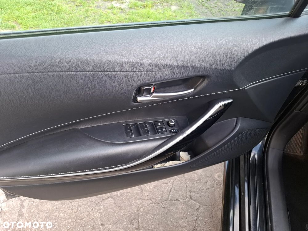 Toyota Corolla 2.0 Hybrid Comfort - 17