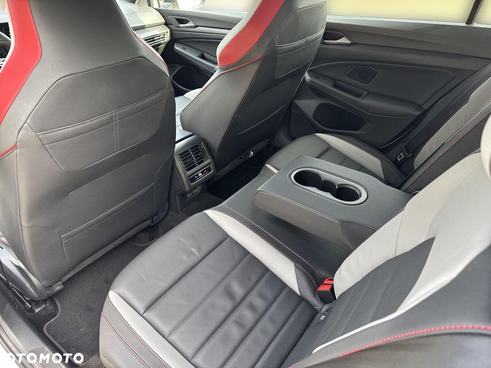 Volkswagen Golf - 36