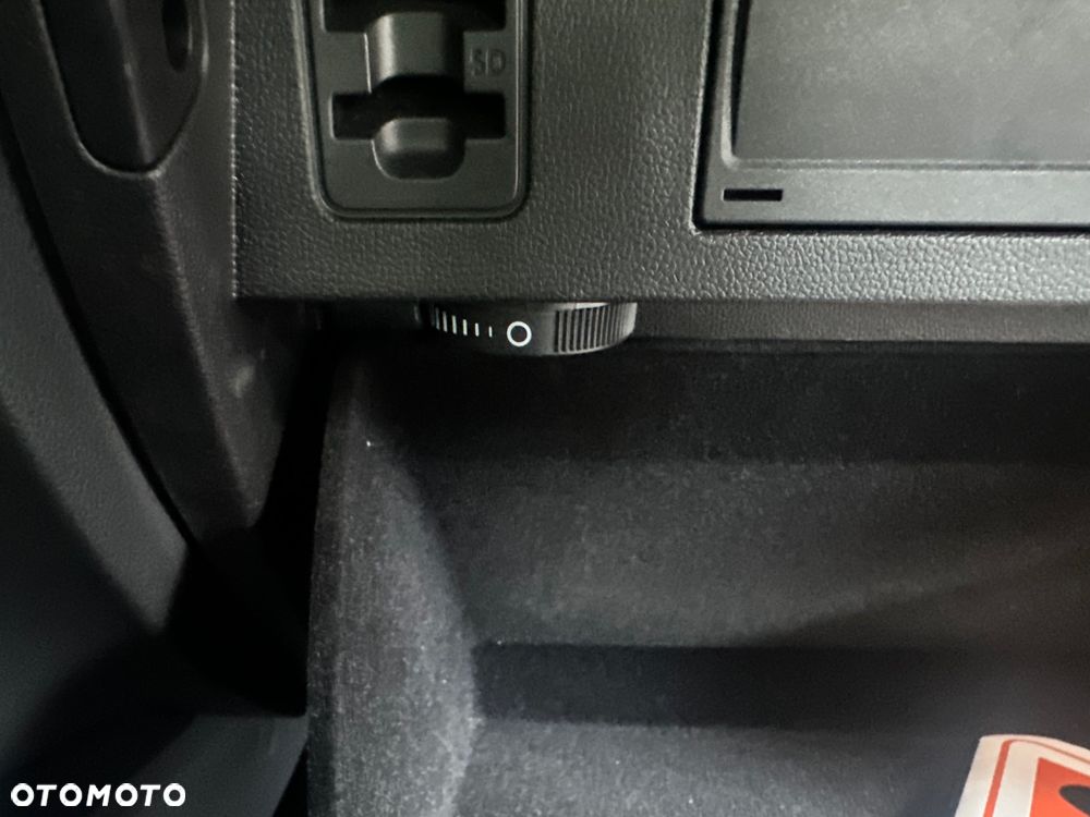 Volkswagen Passat - 34