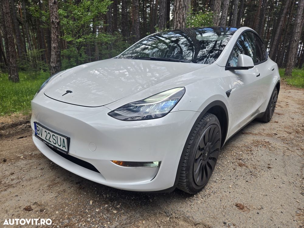 Tesla Model Y - 11