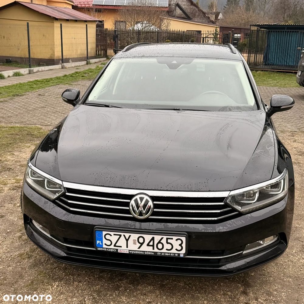 Volkswagen Passat - 1