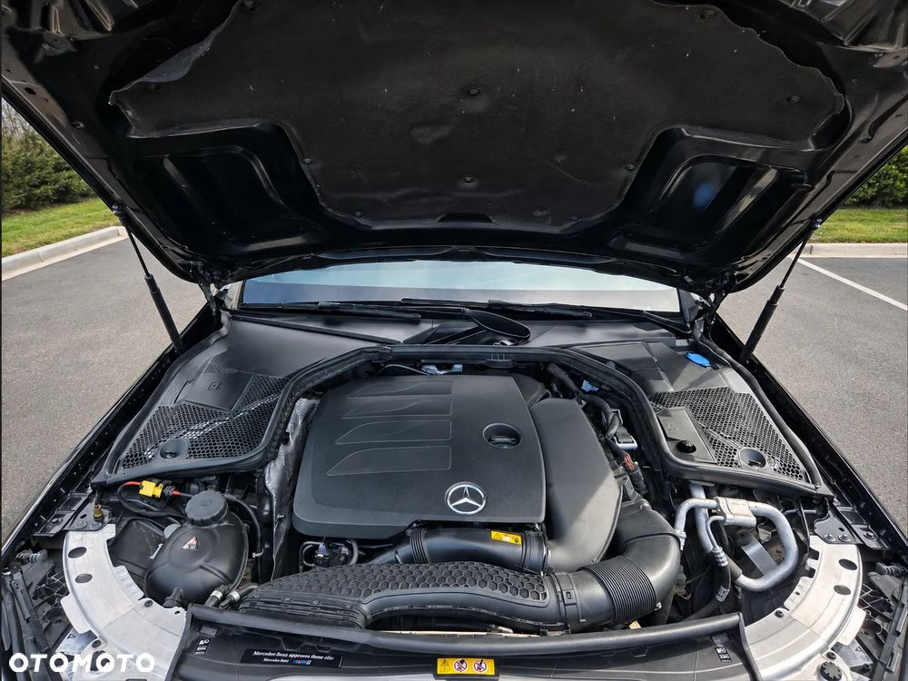 Mercedes-Benz Klasa C 300 9G-TRONIC - 23