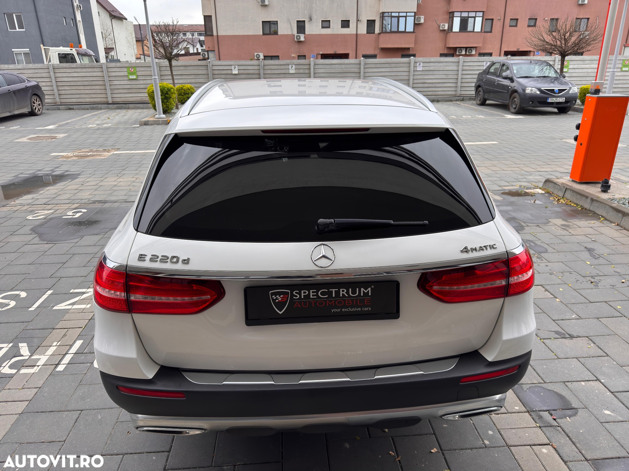 Mercedes-Benz E 220 d All-Terrain 4MATIC Aut. - 14
