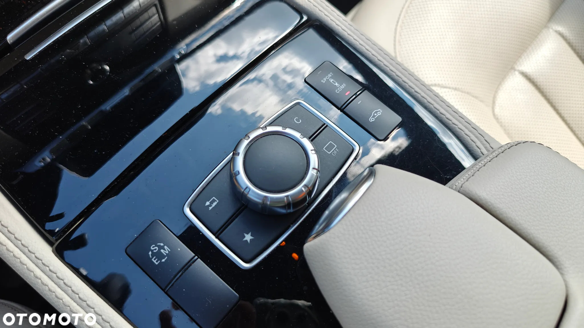 Mercedes-Benz CLS 350 d 4-Matic - 22