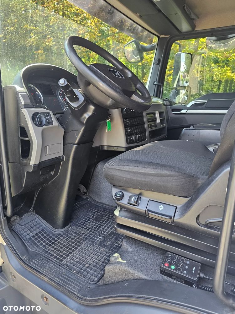 MAN TGL 12.250 z 2019r 418 tys km kontener winda - 12