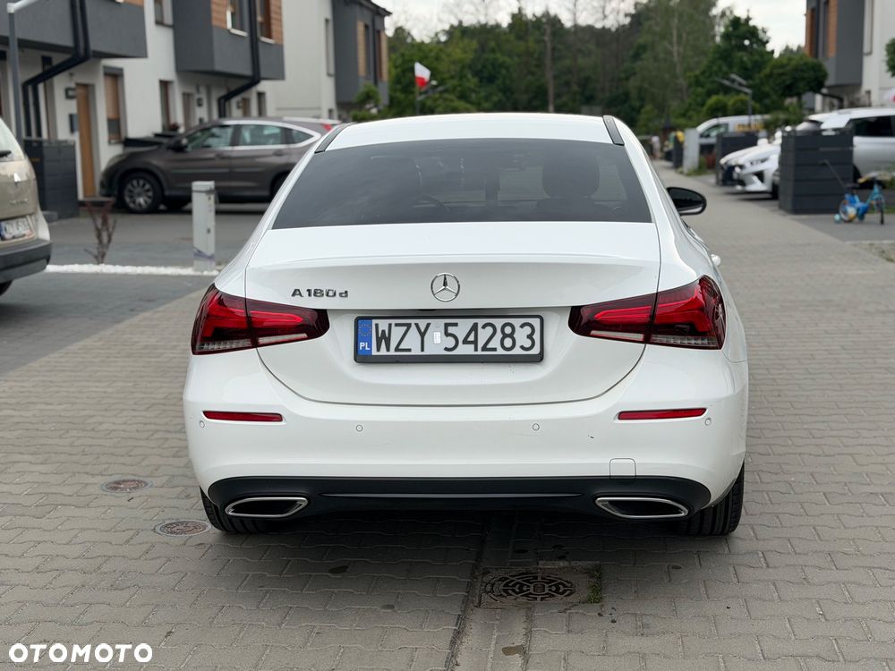 Mercedes-Benz Klasa A 180 d Edition 1 7G-DCT - 14