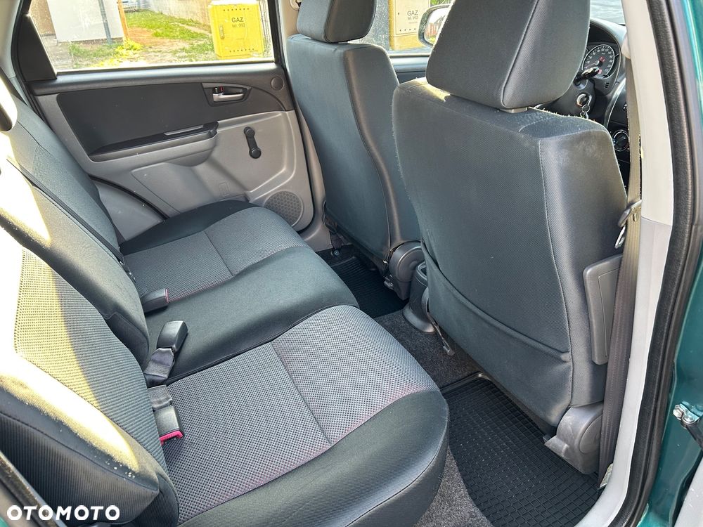 Suzuki SX4 - 17