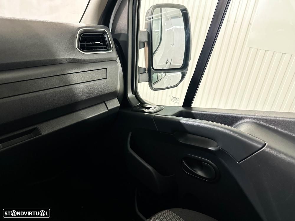 Renault Master L2H2 2.3 DCi 135cv Confort - 26