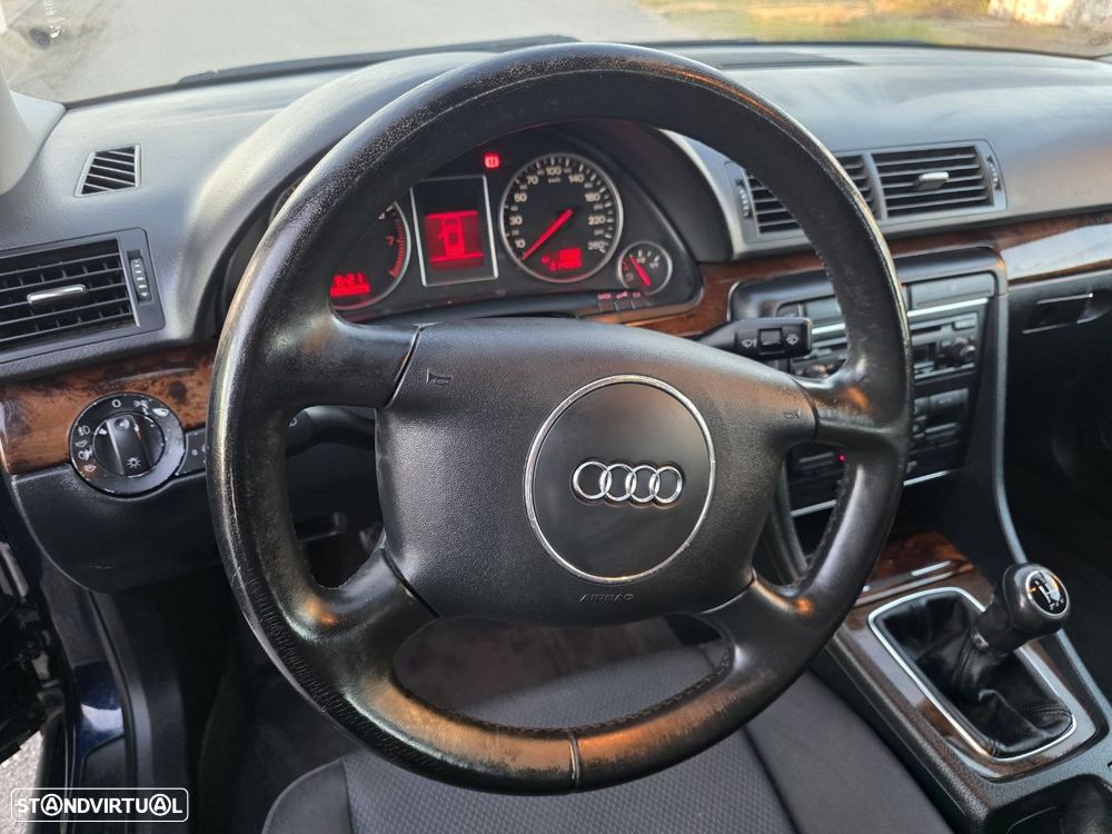 Audi A4 1.6 Exclusive - 17