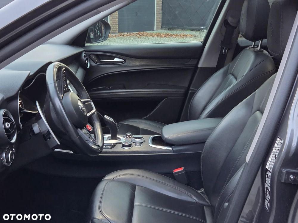 Alfa Romeo Stelvio 2.0 Turbo Veloce Q4 - 32