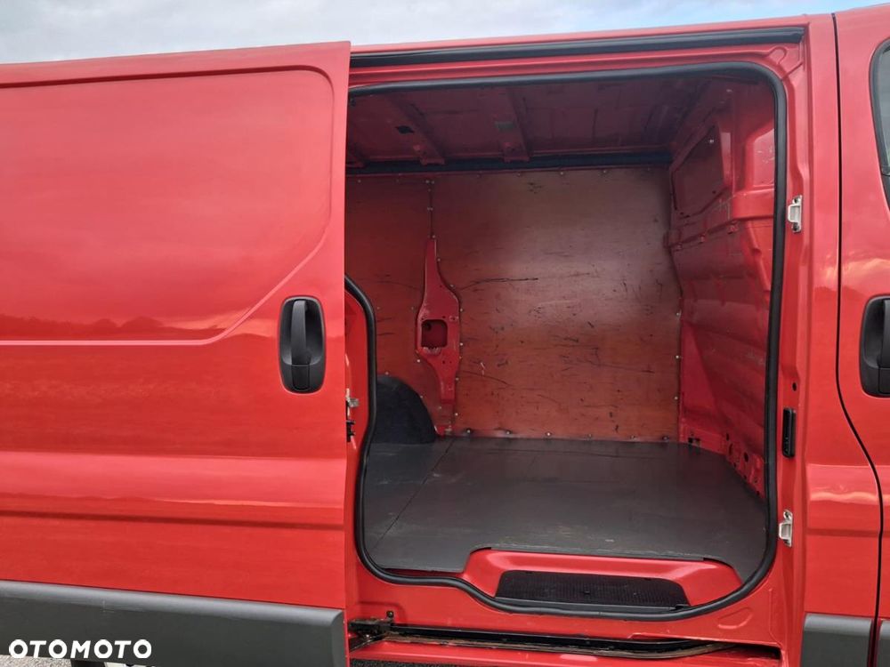 Renault Trafic - 23