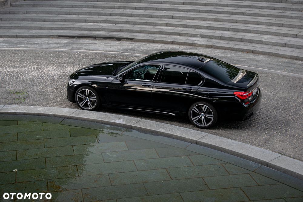 BMW Seria 7 740d xDrive - 39