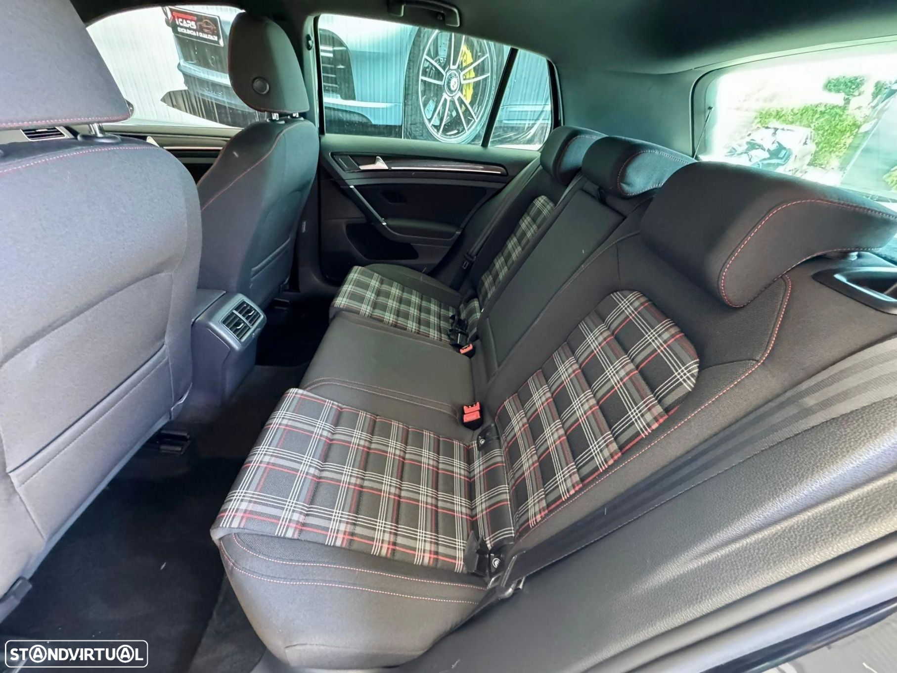 VW Golf 2.0 TSi GTi Performance - 27