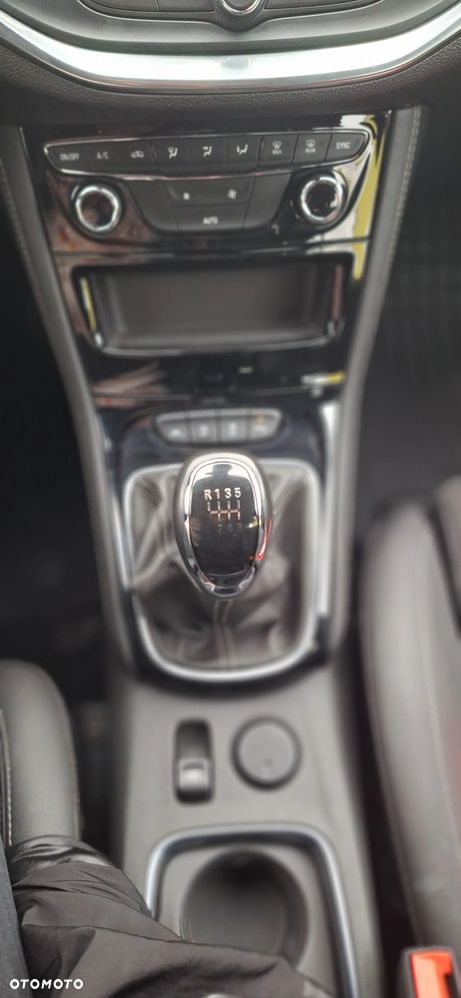 Opel Astra 1.2 T Elegance S&S - 19