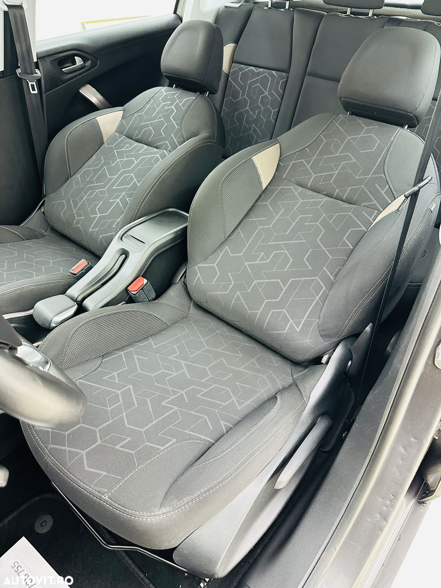Peugeot 2008 - 21