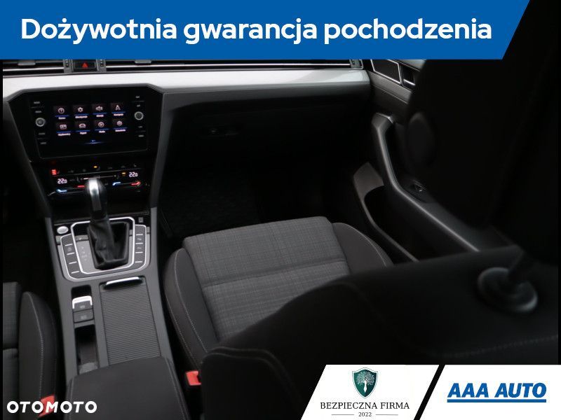 Volkswagen Passat - 10