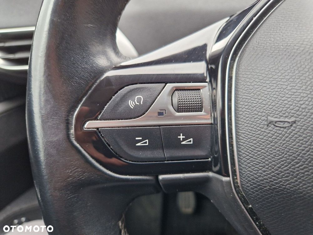 Peugeot 3008 1.5 BlueHDi Active S&S - 19