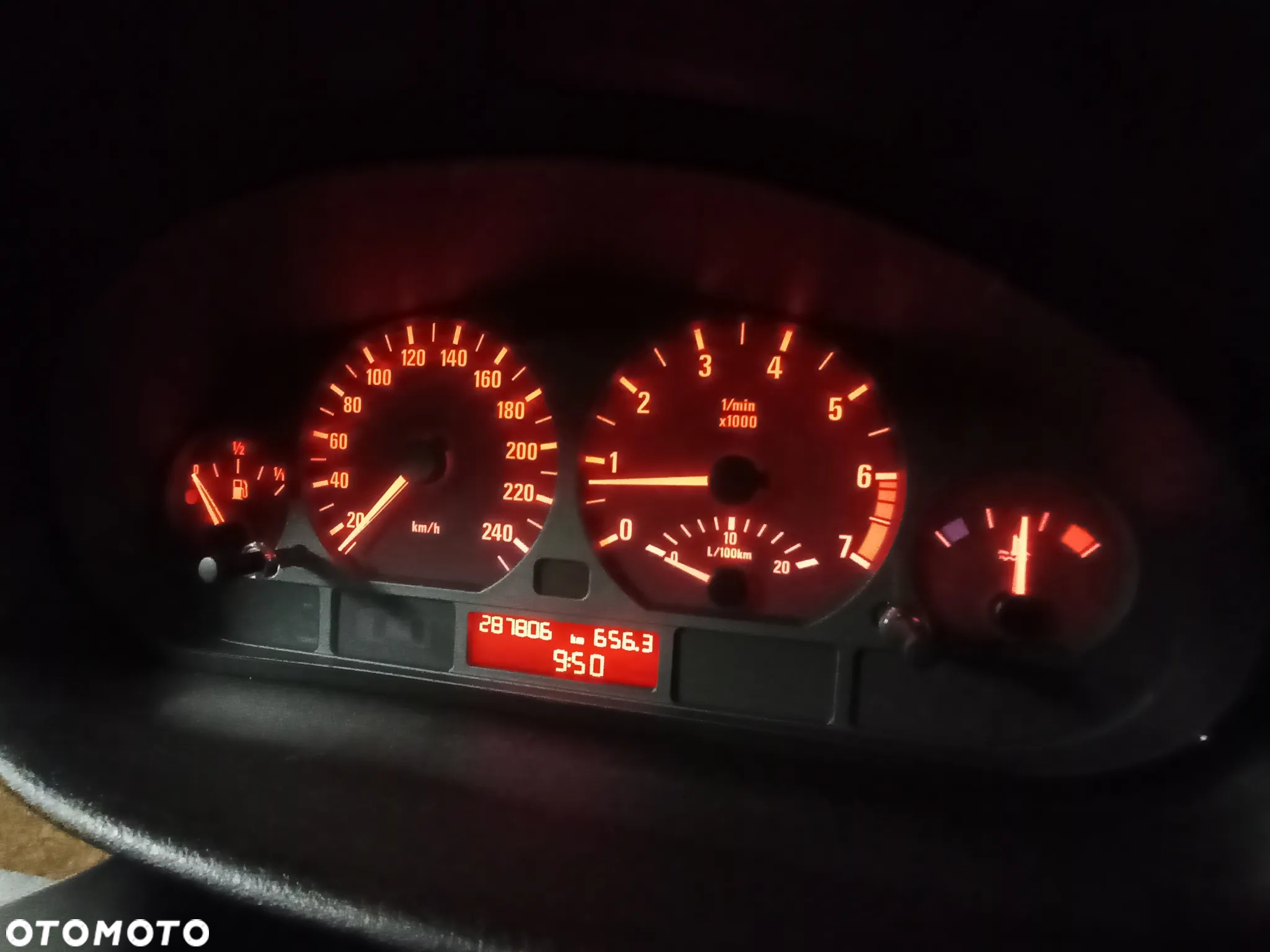 BMW Seria 3 320i - 9