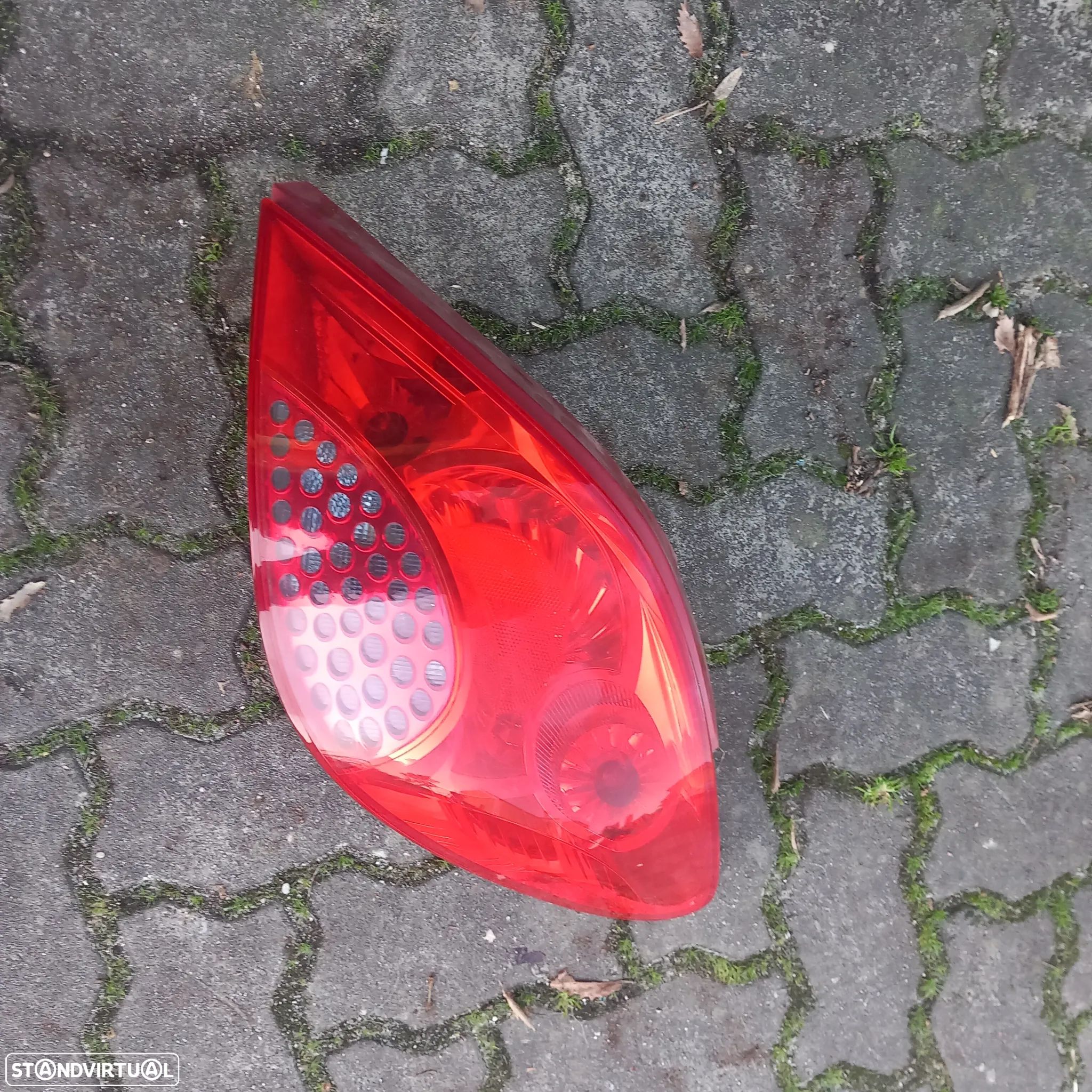 Farol traseiro lado passageiro peugeot 207 carro - 1
