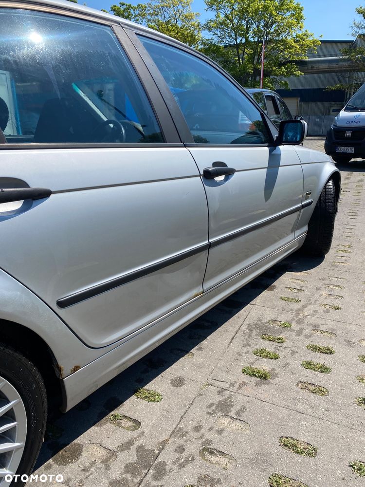 BMW Seria 3 318i - 4