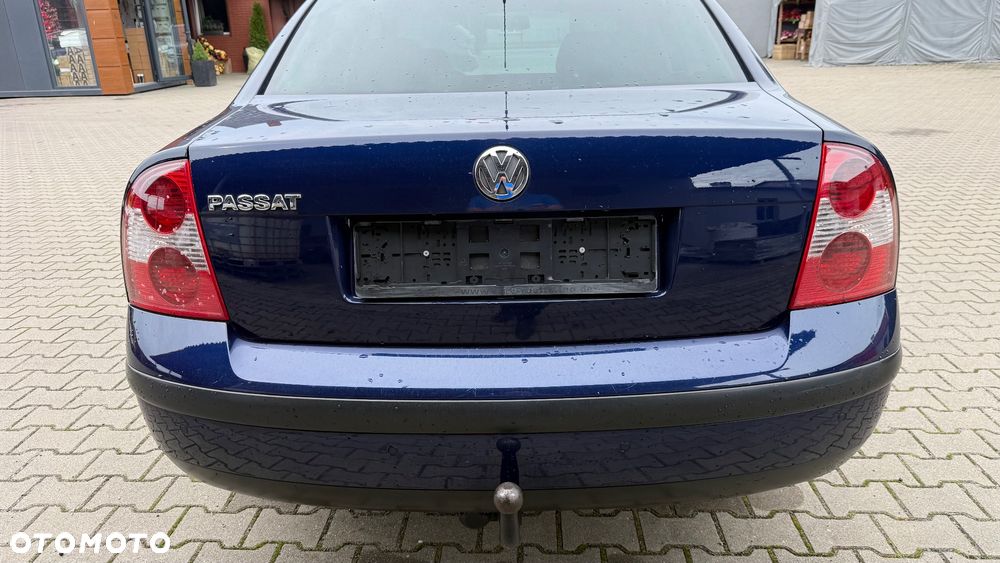 Volkswagen Passat 1.6 Comfortline Family - 7