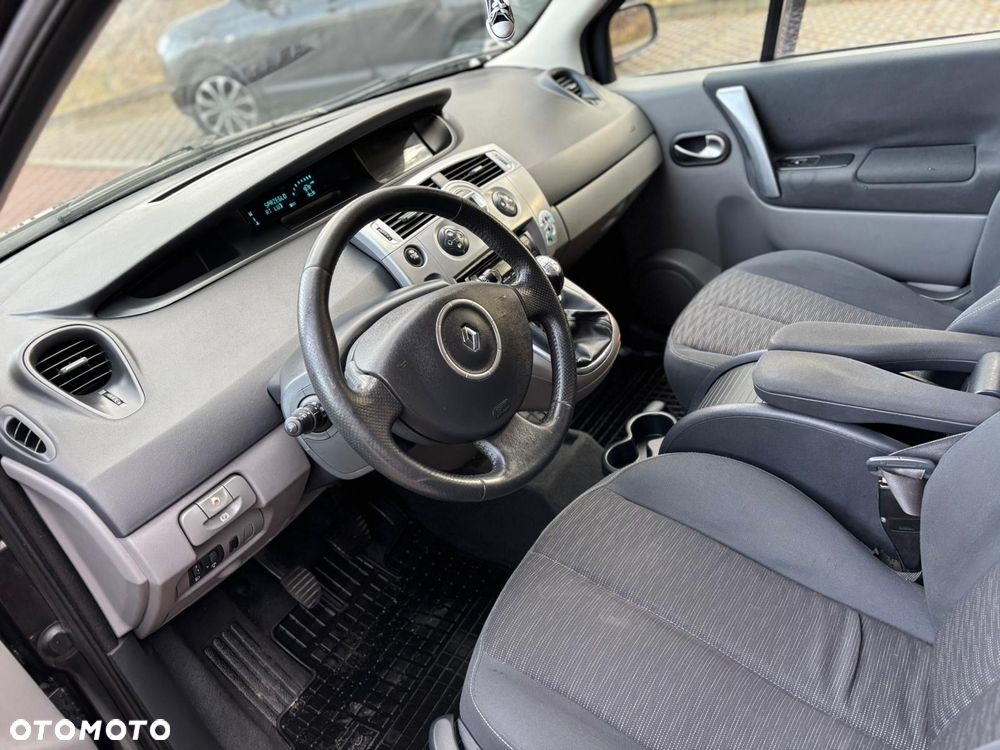 Renault Scenic 2.0 16V Emotion - 4