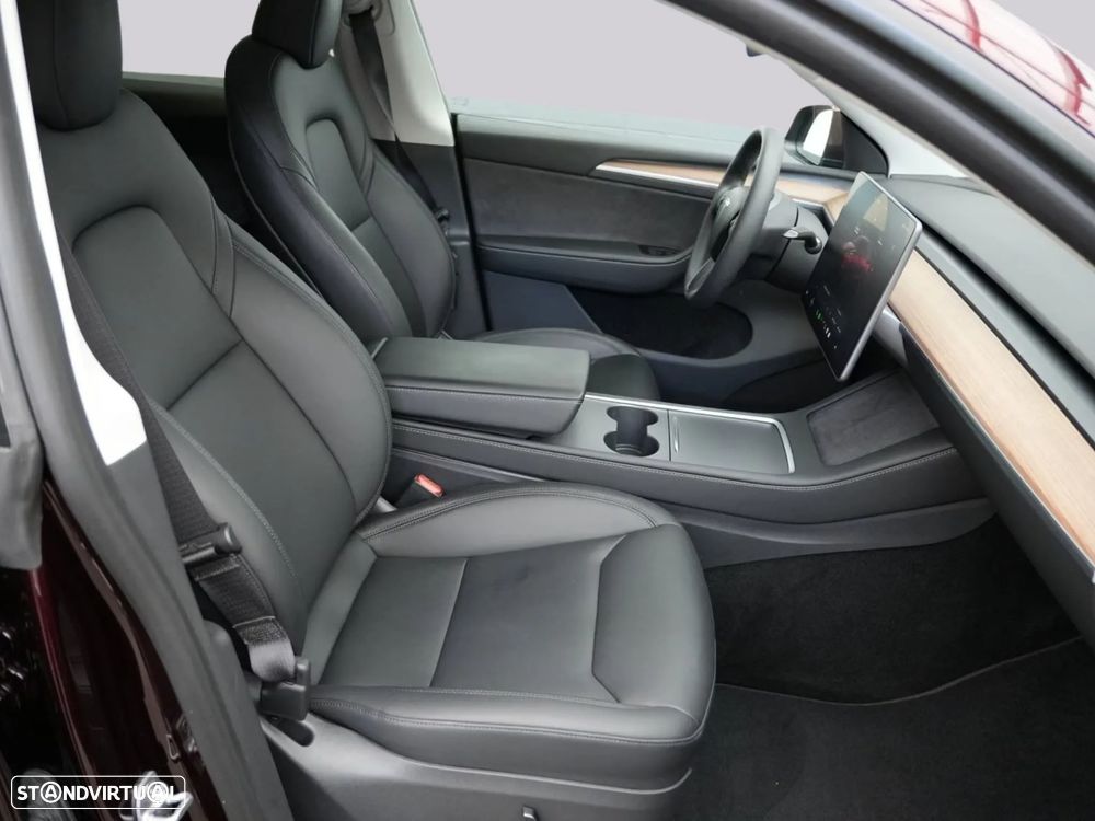 Tesla Model Y Performance Dual Motor AWD - 12