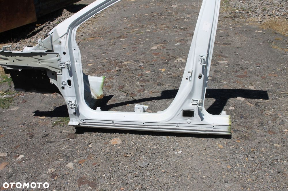 próg lewy słupek słupki suzuki sx4 s-cross ii 21- - 12