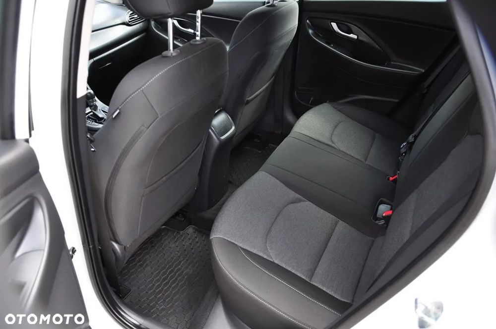 Hyundai i30 1.6 CRDI DCT Select - 25