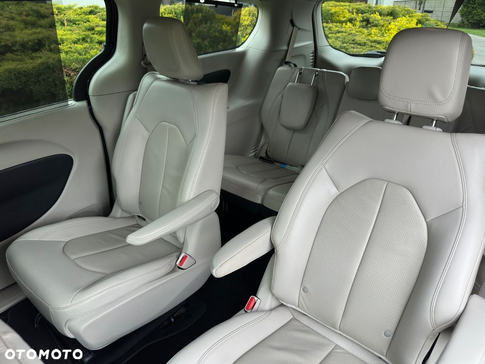 Chrysler Pacifica - 7