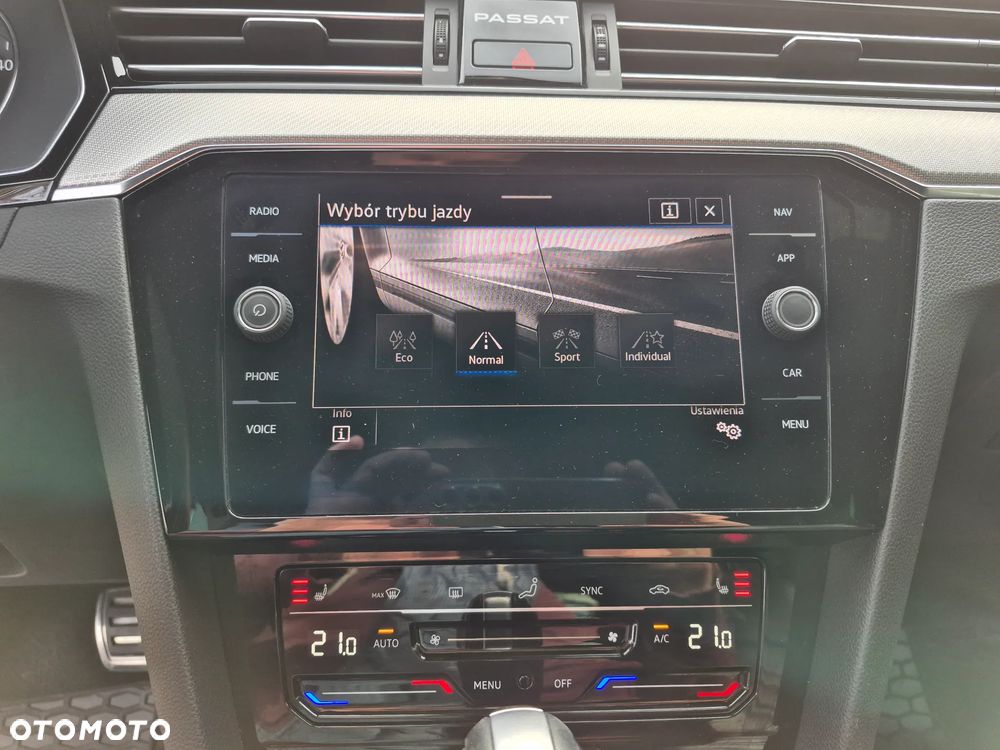 Volkswagen Passat - 12