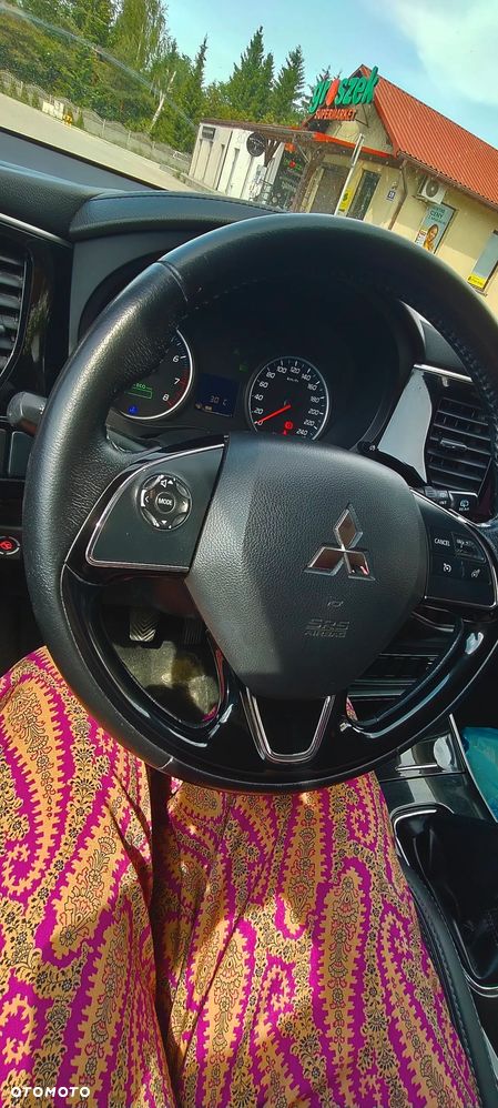 Mitsubishi Outlander 2.0 Invite + 2WD - 21