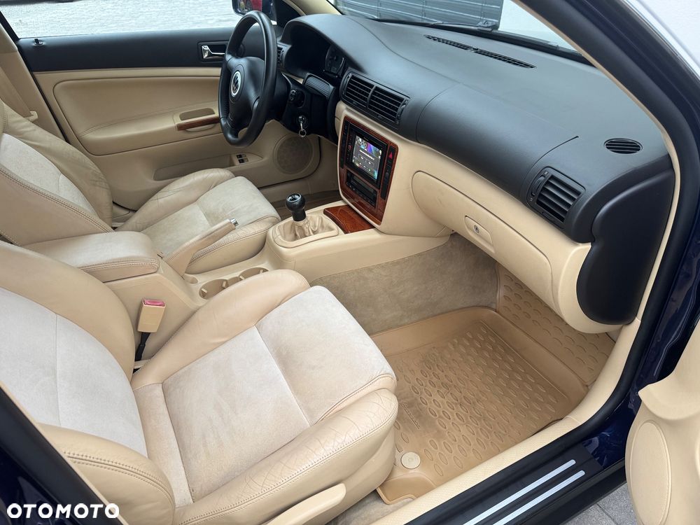 Volkswagen Passat 2.0 Exclusive - 25