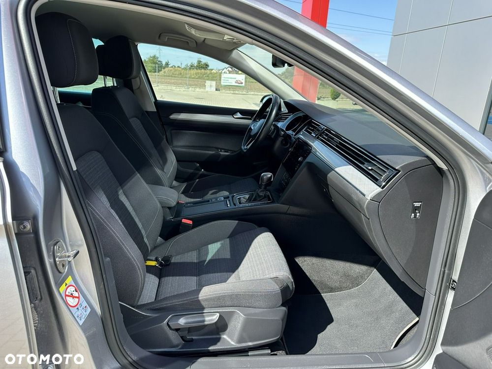 Volkswagen Passat Variant 2.0 TDI SCR DSG Business - 16