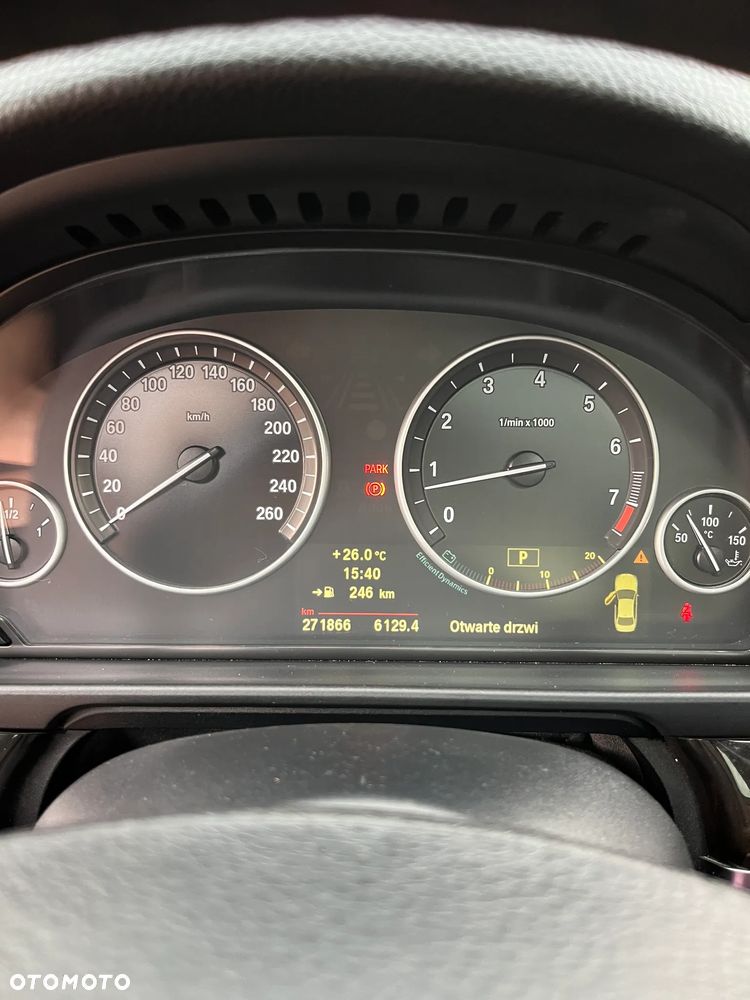 BMW Seria 5 535i xDrive Sport-Aut - 14