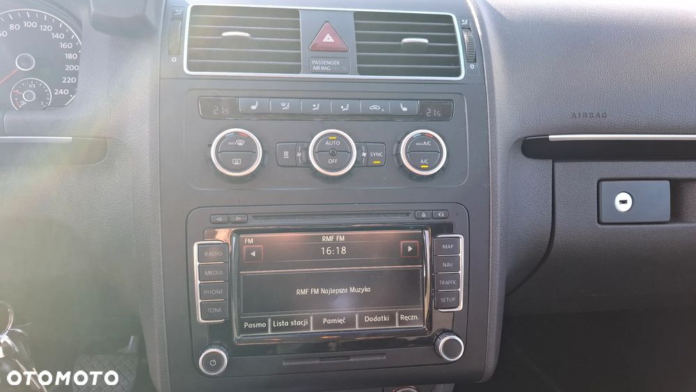 Volkswagen Touran 2.0 TDI DPF DSG Highline - 13