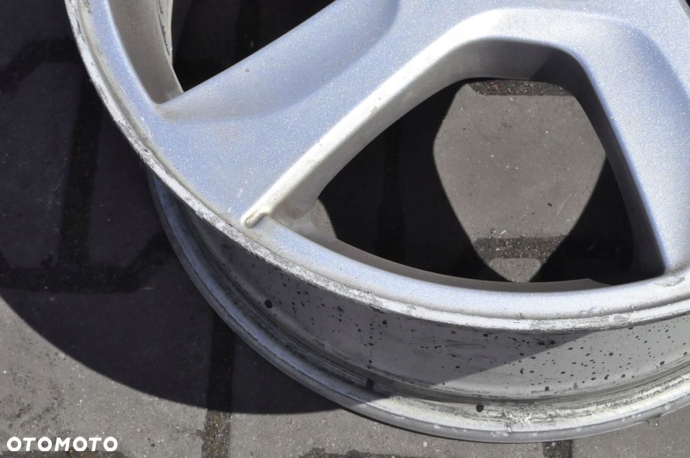 VOLVO  FELGI ALUMINIOWE 31200602 17 7.0 5X108 ET50 - 7