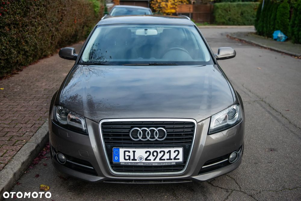 Audi A3 Sportback 1.6 TDI DPF Ambiente - 9