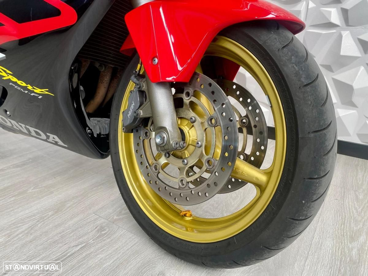 Honda CBR 600 F Sport (F4i) - 8