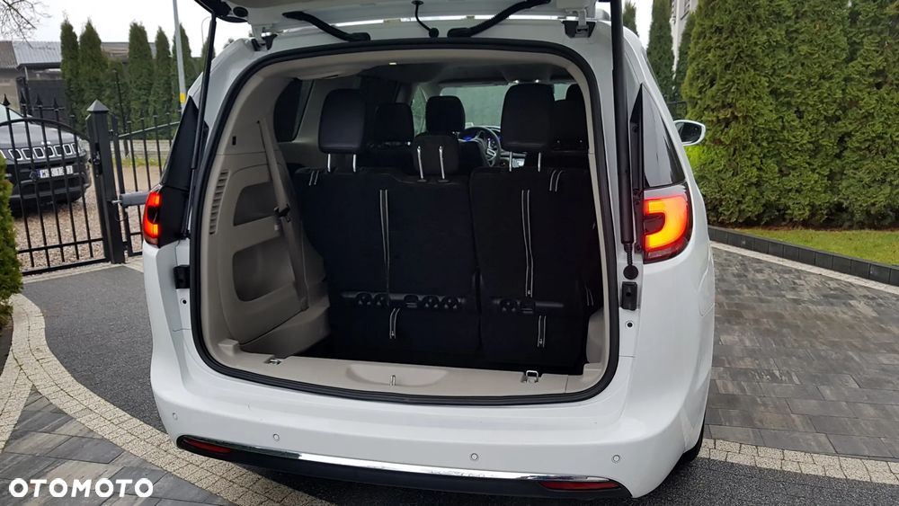 Chrysler Pacifica - 9