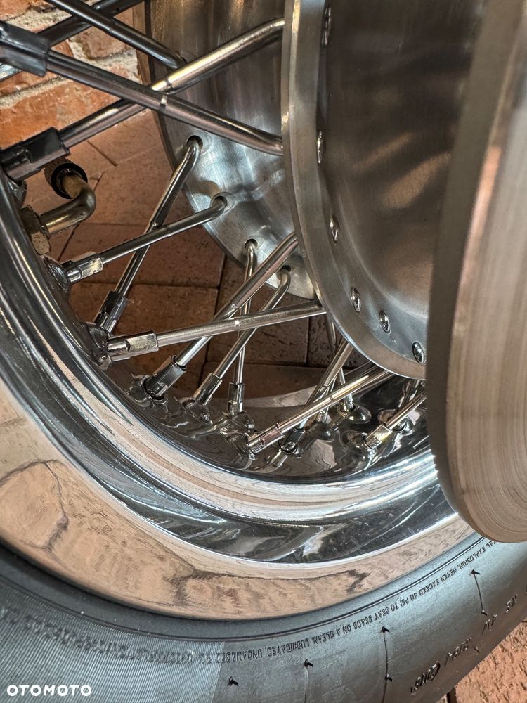 Suzuki Intruder - 33