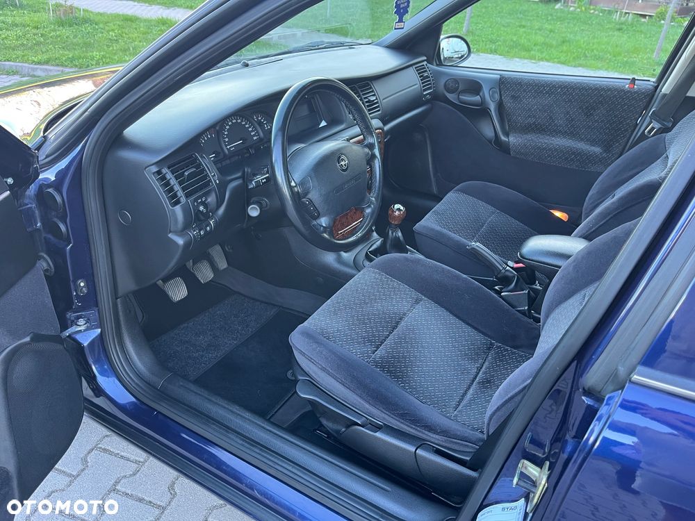 Opel Vectra 1.6 CD - 10