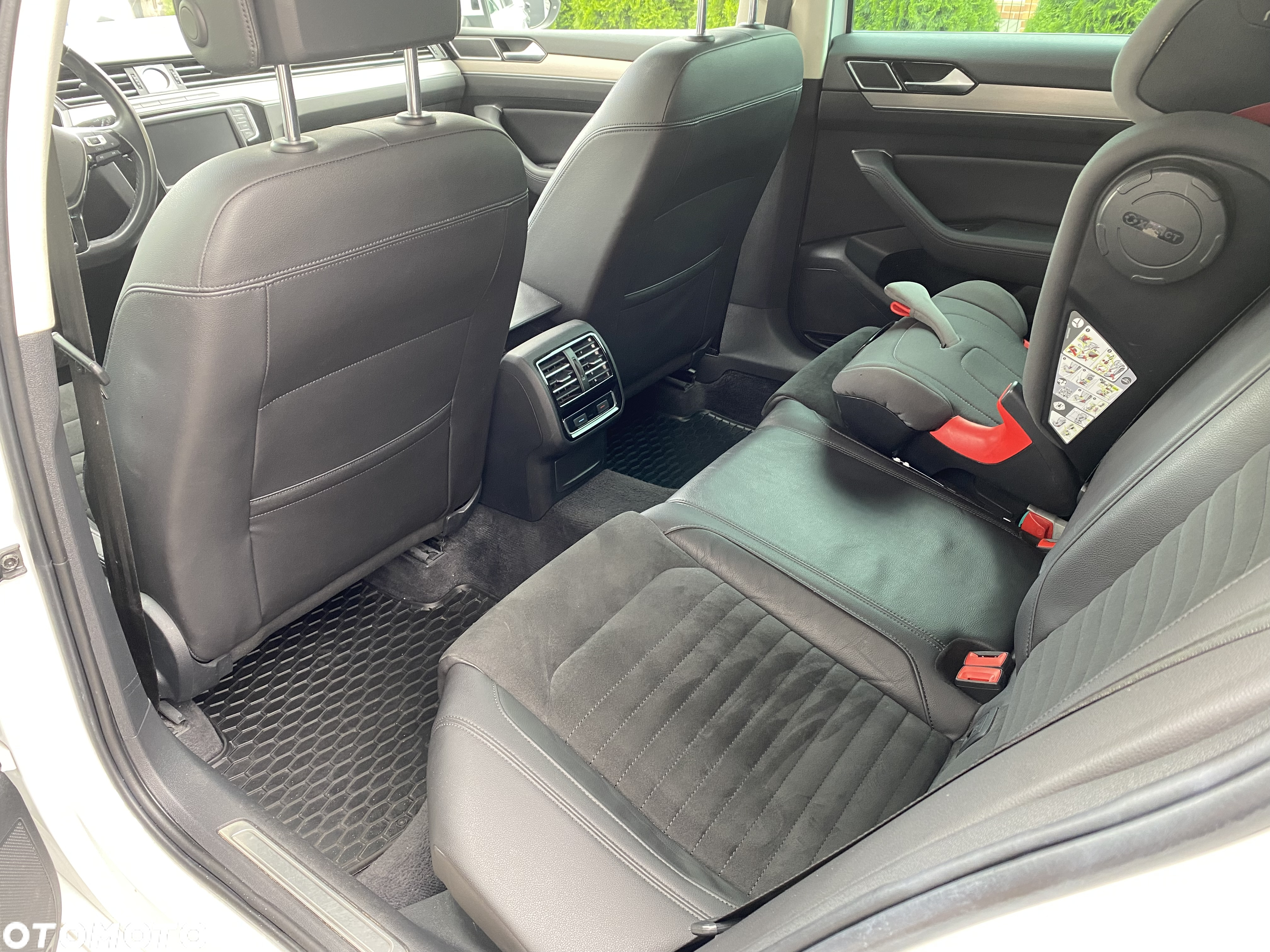 Volkswagen Passat Variant 1.8 TSI (BlueMotion Technology) DSG Highline - 8