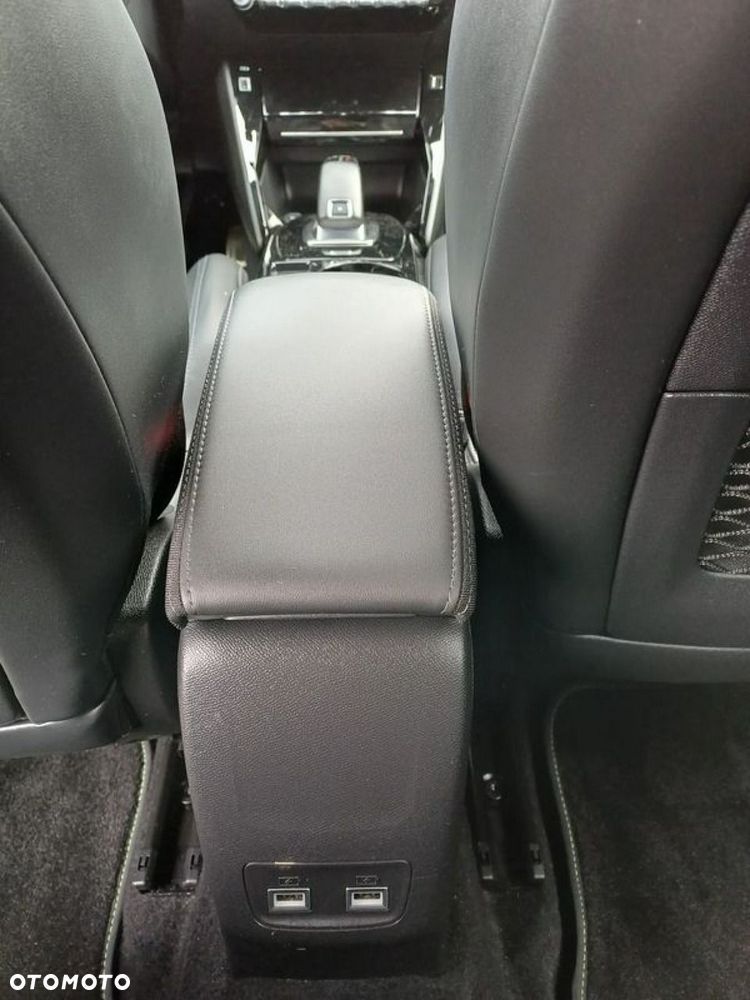 Peugeot 2008 PureTech 130 EAT8 GT Pack - 25