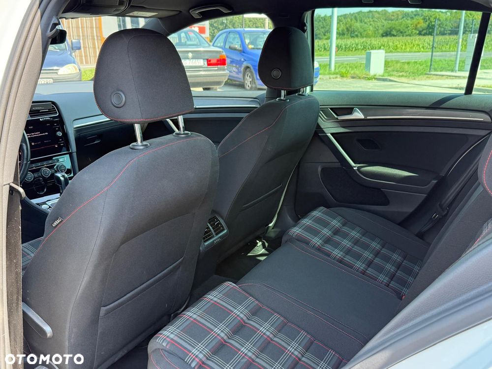 Volkswagen Golf GTI Performance BlueMotion Technology DSG - 10