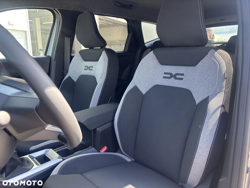 Dacia Duster 1.6 Full Hybrid 140 Journey MMT - 11