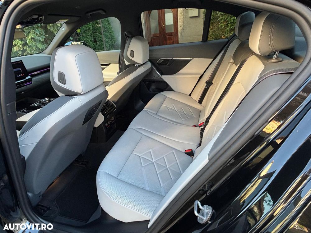 BMW Seria 5 520d AT MHEV - 15